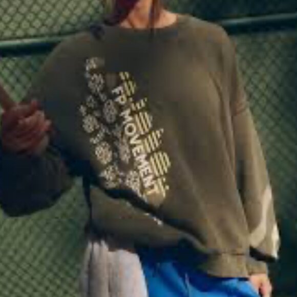 new FREE PEOPLE MOVEMENT all star oversized logo pullover sweatshirt m - Picture 2 of 2